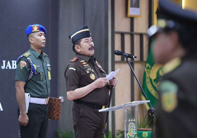 Jaksa Agung Burhanuddin Tekankan Integritas 34 Pejabat Baru untuk Pulihkan Kepercayaan Publik