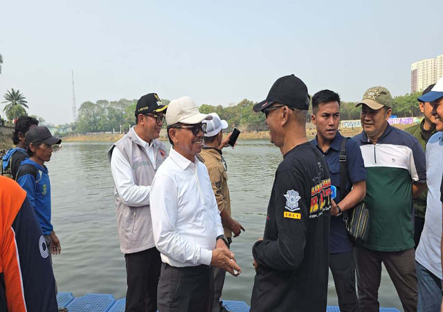 Mancing Bersama dan Tebar 1 Ton Ikan Lele di Situ Gede Eco Space, Pemkot Tangerang Semarakkan HUT RI ke-81