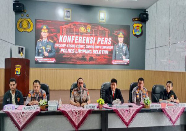 Polisi Candipuro Tangkap Terduga Pencuri Honda Beat di Lampung Selatan Polisi Candipuro Tangkap Terduga Pencuri Honda Beat di Lampung Selatan
