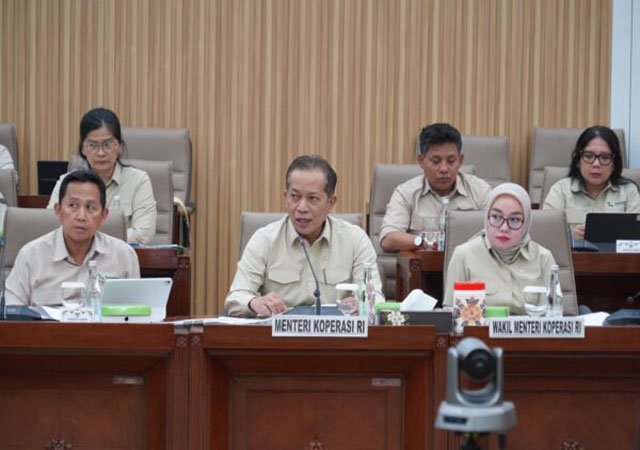 Menkop Luruskan Polemik Rp103 Miliar: Bukan Anggaran Khusus Podcast, tetapi untuk Komunikasi Publik Menkop Luruskan Polemik Rp103 Miliar: Bukan Anggaran Khusus Podcast, tetapi untuk Komunikasi Publik
