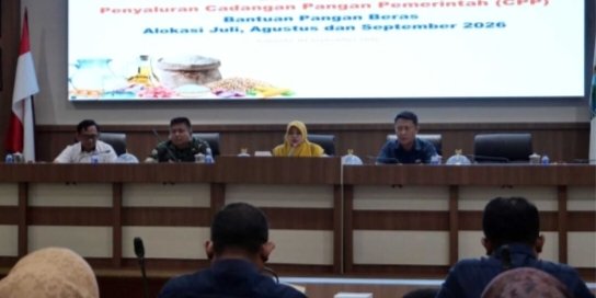 Bulog Lamsel Salurkan Bantuan Pangan Beras untuk 182.397 PBP
