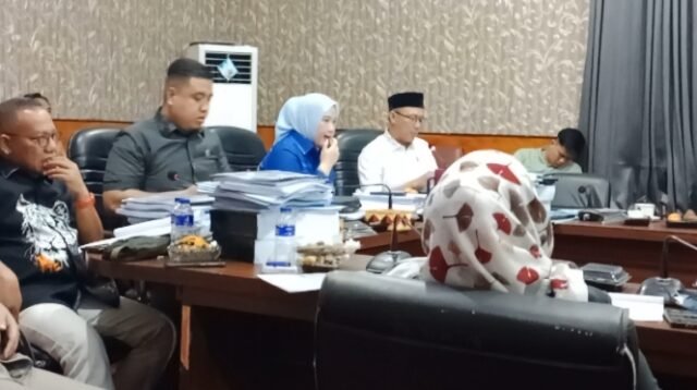 Rapat Banggar DPRD Lamsel Pertanyakan Pinjaman 100 Milyar dari PT. SMl Untuk Proyek Konstruksi Jalan : Pemenangnya Sudah Ada