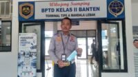Sebagai Bentuk  Kepedulian Terhadap Kesehatan Masyarakat Seluruh Jajaran Pegawai Turun Langsung Membagikan Masker Gratis. 