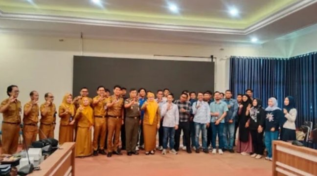Pemkab Lamsel Sepakati Rapat Tertibkan Tiang dan Kabel Optik : 14 Provider Siap Pemkab Lamsel Sepakati Rapat Tertibkan Tiang dan Kabel Optik : 14 Provider Siap