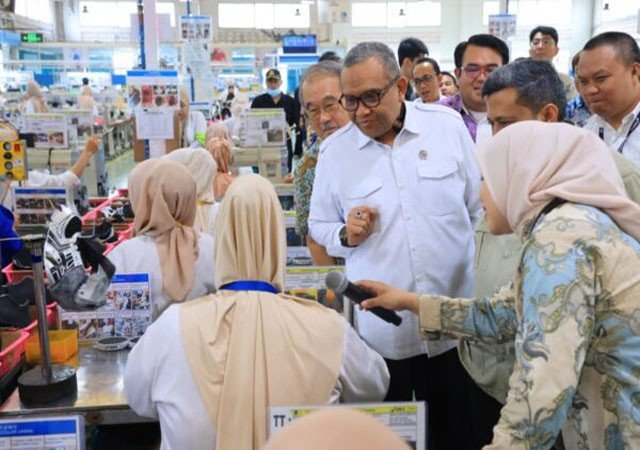 Kebijakan Ketenagakerjaan di Industri Padat Karya, Wamenaker Dorong Keseimbanganperlindungan Pekerja dan Keberlangsungan Dunia Usaha Kebijakan Ketenagakerjaan di Industri Padat Karya, Wamenaker Dorong Keseimbanganperlindungan Pekerja dan Keberlangsungan Dunia Usaha
