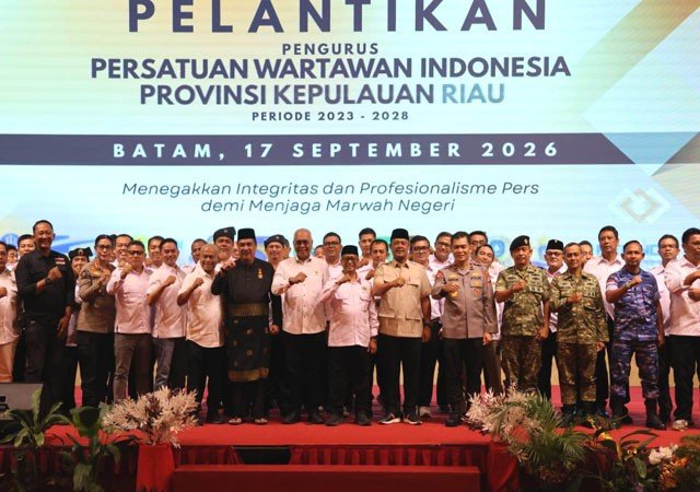 Pelantikan Ulang PWI Kepri Perkuat Konsolidasi Organisasi dan Profesionalisme Wartawan hingga 2028 Pelantikan Ulang PWI Kepri Perkuat Konsolidasi Organisasi dan Profesionalisme Wartawan hingga 2028