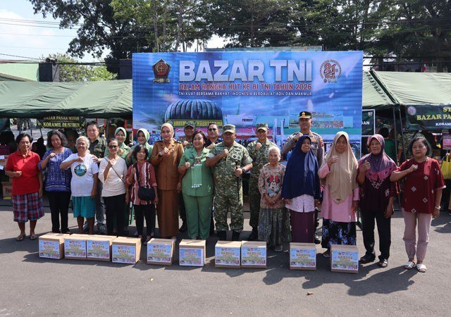 Bazar Murah Kodim 0714/Salatiga Sambut HUT ke-81 TNI dan HUT ke-76 Kodam IV/Diponegoro Bazar Murah Kodim 0714/Salatiga Sambut HUT ke-81 TNI dan HUT ke-76 Kodam IV/Diponegoro