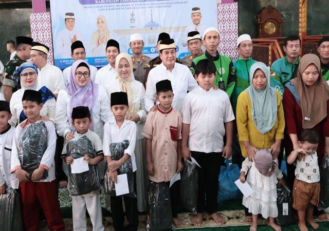 Tangerang Bersyukur Sambut HUT ke-394 Kabupaten Tangerang, Pemkab Gelar Doa Bersama dan Aksi Sosial Tangerang Bersyukur Sambut HUT ke-394 Kabupaten Tangerang, Pemkab Gelar Doa Bersama dan Aksi Sosial