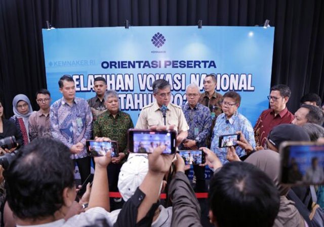Menaker Yassierli Tekankan Kompetensi dan Portofolio, 14.688 Peserta PVN Batch V Disiapkan Hadapi Dunia Kerja Menaker Yassierli Tekankan Kompetensi dan Portofolio, 14.688 Peserta PVN Batch V Disiapkan Hadapi Dunia Kerja