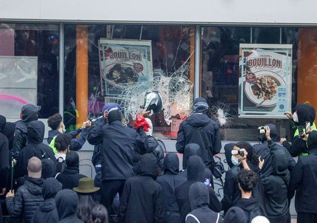 Demonstrasi Biaya Hidup di Prancis Berujung Kerusuhan, 1.200 Orang Ditangkap dan 150 Polisi Terluka