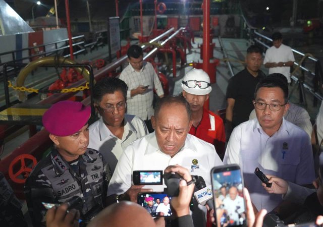 TNI AL dan Kementerian ESDM Perkuat Penanganan Dugaan Pelanggaran Distribusi BBM Kapal SPOB Nurfaiza 03 TNI AL dan Kementerian ESDM Perkuat Penanganan Dugaan Pelanggaran Distribusi BBM Kapal SPOB Nurfaiza 03