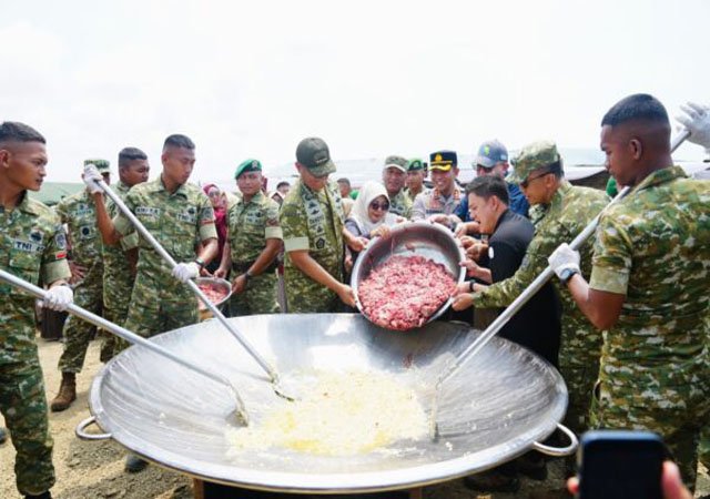 Wakil Panglima TNI Tinjau Kuali Merah Putih di Pandeglang, Perkuat Sinergi Sosial dan Gotong Royong