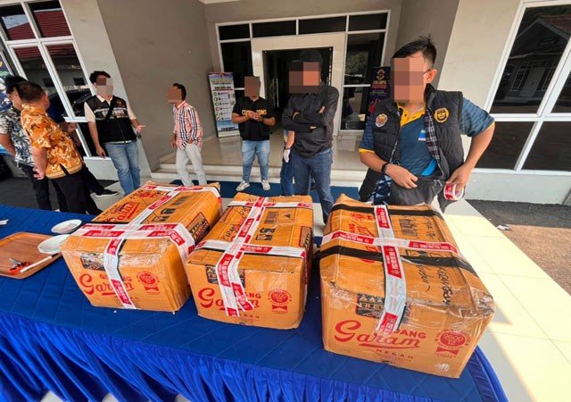 TNI AL Sita 4.364 Kartrid Vape Diduga Mengandung Narkotika di Bakauheni TNI AL Sita 4.364 Kartrid Vape Diduga Mengandung Narkotika di Bakauheni